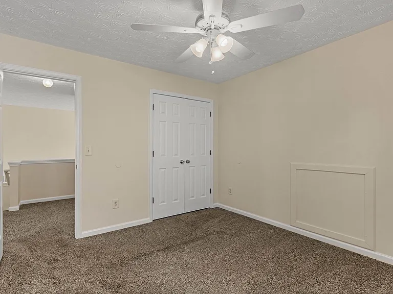 310 Sarasota Ln — Photo 29