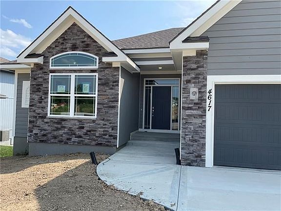 2nd image of 4617 NE 84th Ter