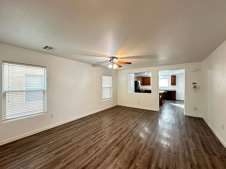 4859 Golden Shimmer Ave — Photo 2