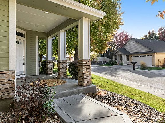 4th image of 2094 N Trail Creek Ln