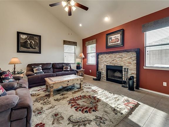 5th image of 1303 W Collins Cir
