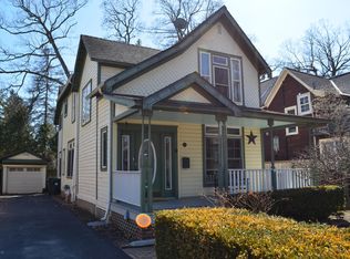 713 E Prospect Ave, Lake Bluff, IL