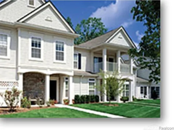 26000 Maritime Cir S, Harrison Township, MI 48045