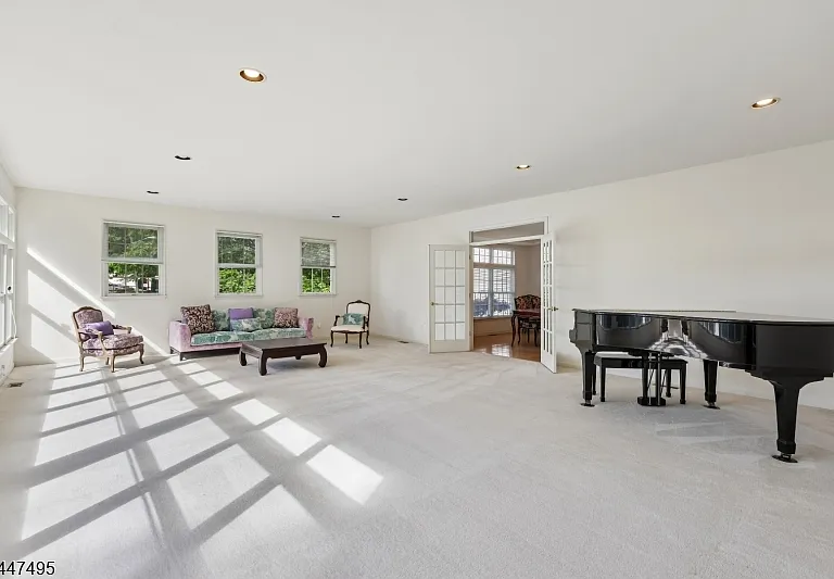 8 Pring Ct — Photo 16