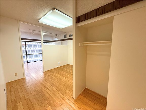 5th image of 1188 Bishop St Suite 1301
