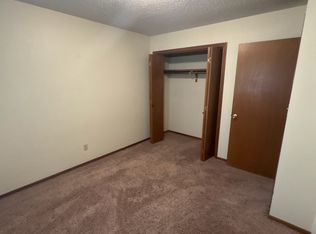 1303 Landon St #C, Hutchinson, KS 67501