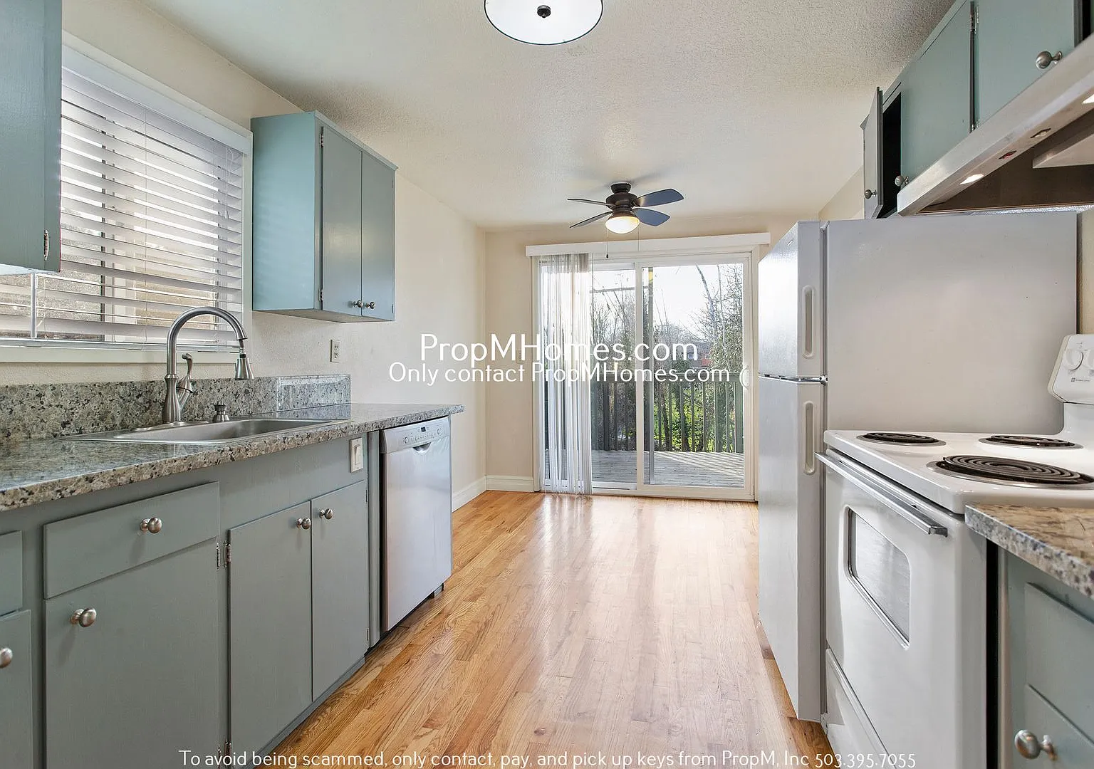 Light + Bright 2 Bedroom Duplex in SW Portland! — Photo 1