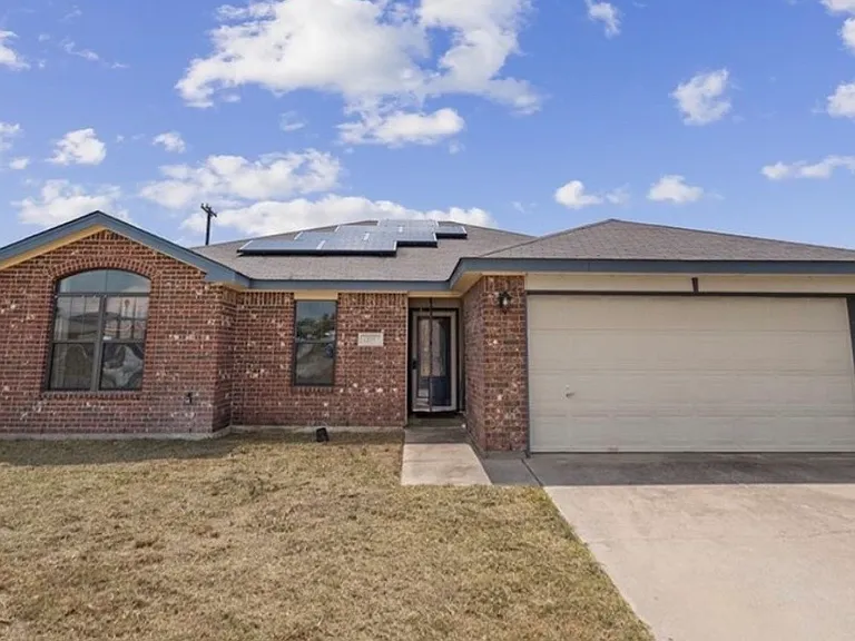 1205 Marlee Cir — Photo 1