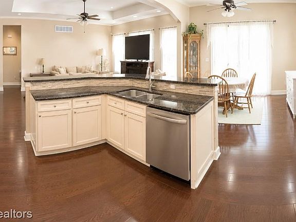 3rd image of 318 Province Ln