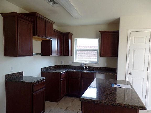 2nd image of 516 Bailer Dr