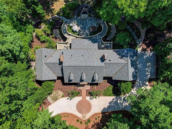 5th image of 2706 Lake Forest Dr