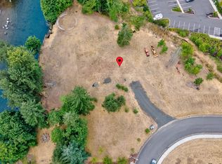 150 Santiam Pointe Loop NE, Mill City, OR 97360