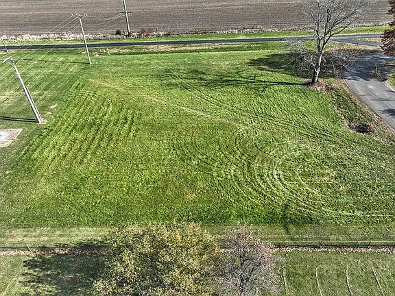 3rd image of 252 E Barnett Ave