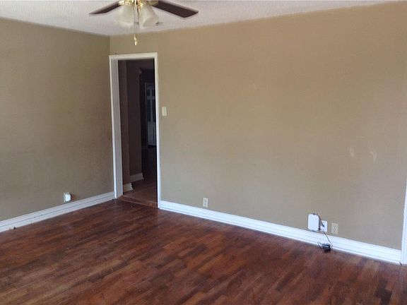 2nd image of 713 Sycamore Dr