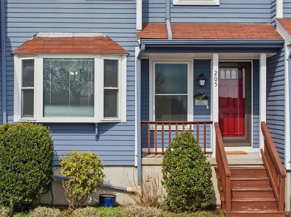200 Heroux Blvd Unit 205, Cumberland, RI 02864