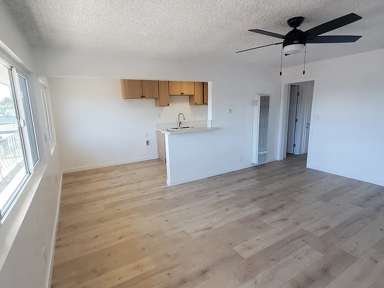 9328 Elizabeth Ave #G — Photo 11