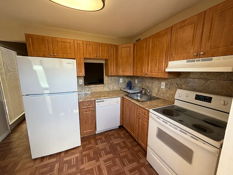 8739 NE 4th Avenue Rd #8739 — Photo 3