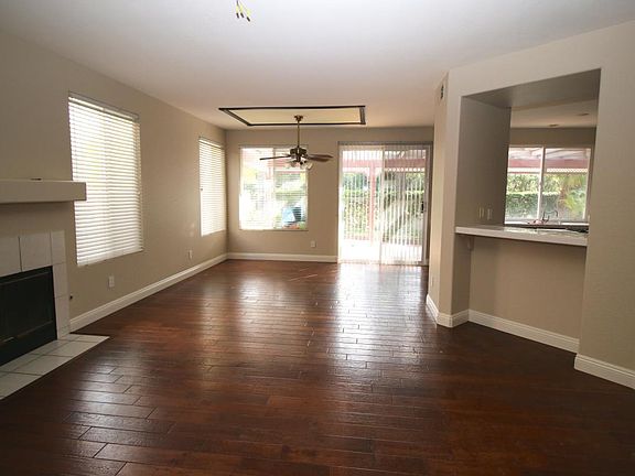 3rd image of 45500 Calle Ayora