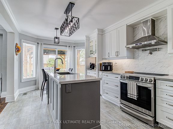 5th image of 23 Windham Cres