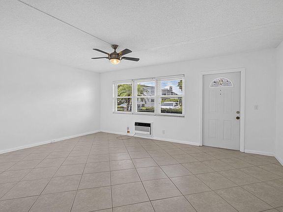 4th image of 127 Chatham F