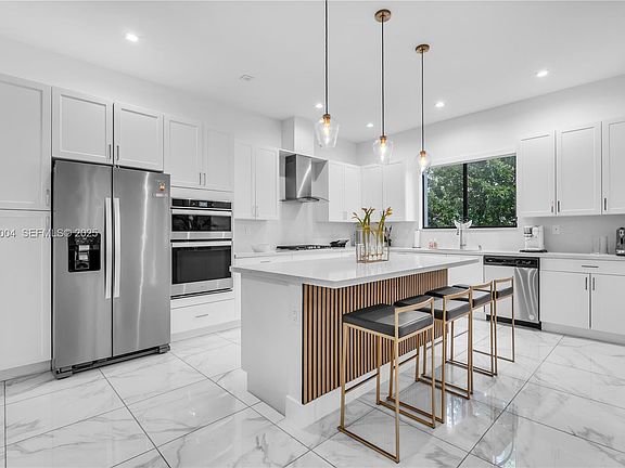5th image of 4363 NW 81st Ave #1