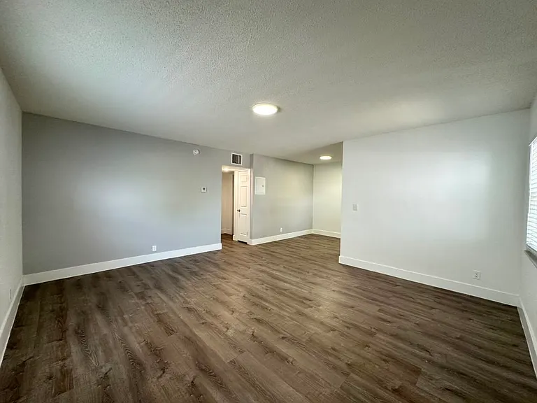 3660 NE 11th Ave #4 — Photo 33
