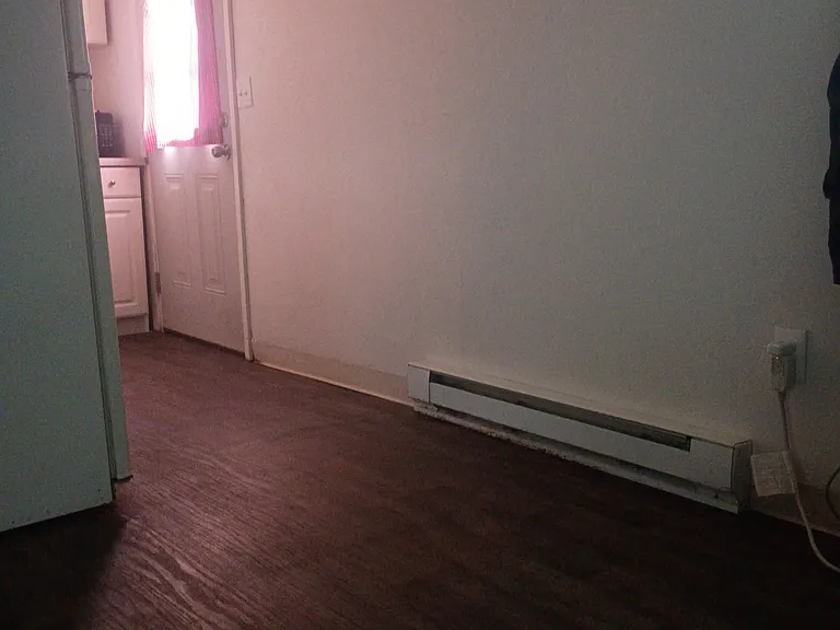 114 The Sq #B — Photo 3