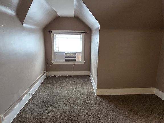 2nd image of 131 S 38th St #5