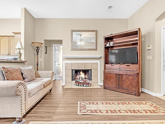 4th image of 7040 Millers Glen Way