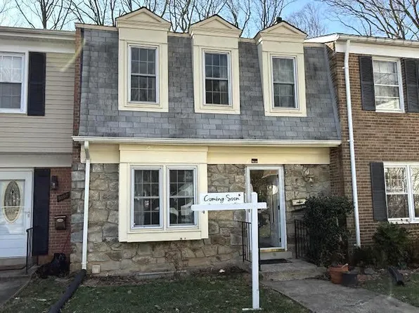 8804 Surveyors Pl, Springfield, VA 22152
