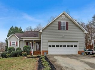 1050 Falling Leaf Ln, Winston Salem, NC 27107