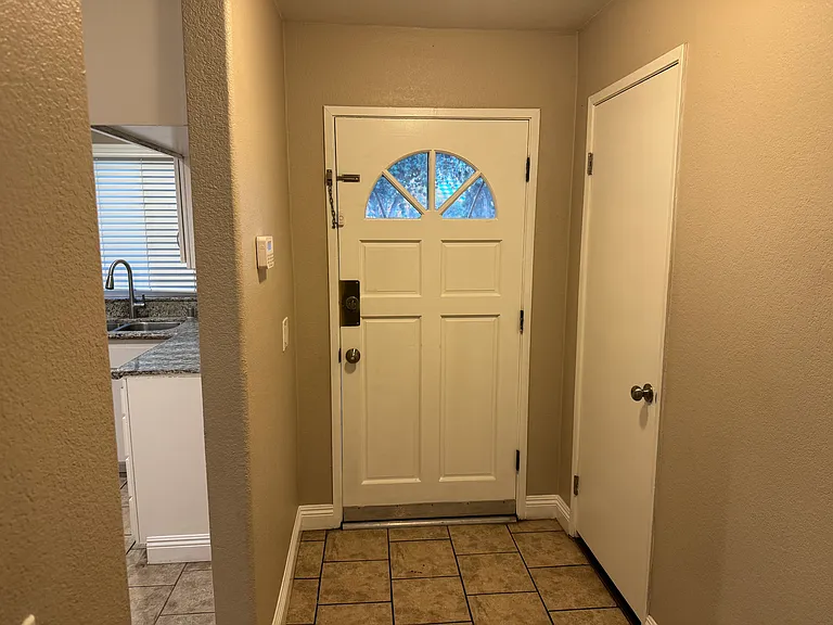 15840 Rainbow Dr — Photo 4