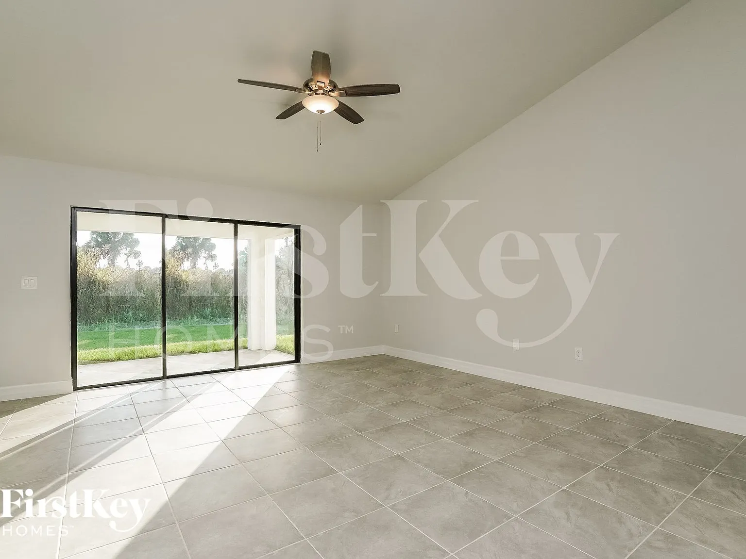 4 bed, 2.0 bath, 1672 sqft, $1,740 — Photo 2