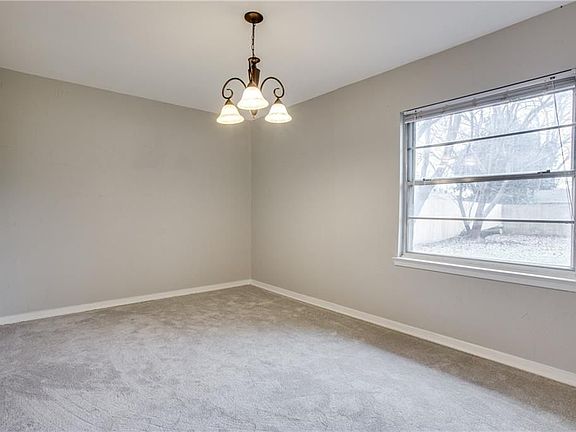 5th image of 13380 Glenside Dr