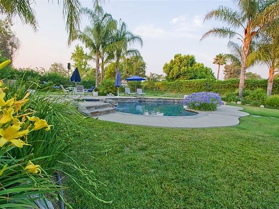 1/2 (aprx) acre private lot!