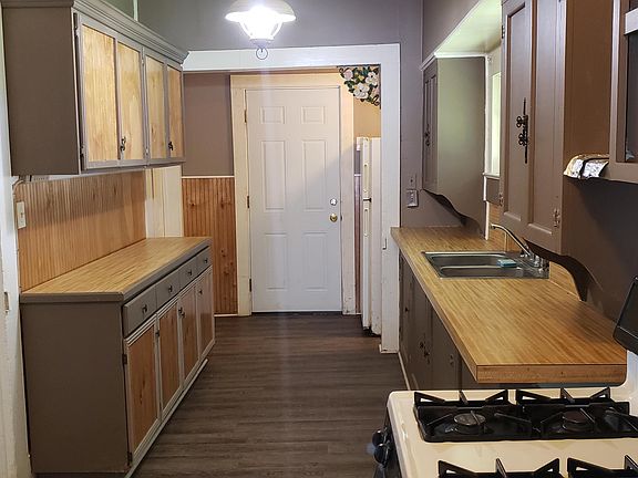 4th image of 105 S Young St