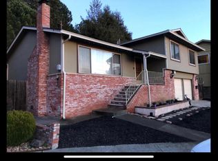66 Maggiora Dr, Oakland, CA