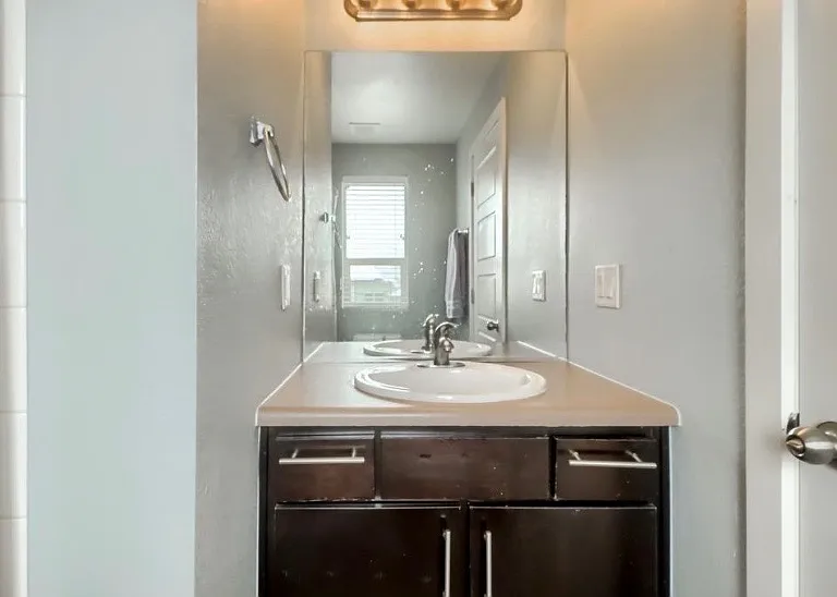 2937 Geneva Ct — Photo 23
