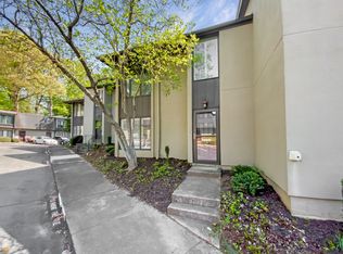 8 Ivy Gates NE, Atlanta, GA 30342