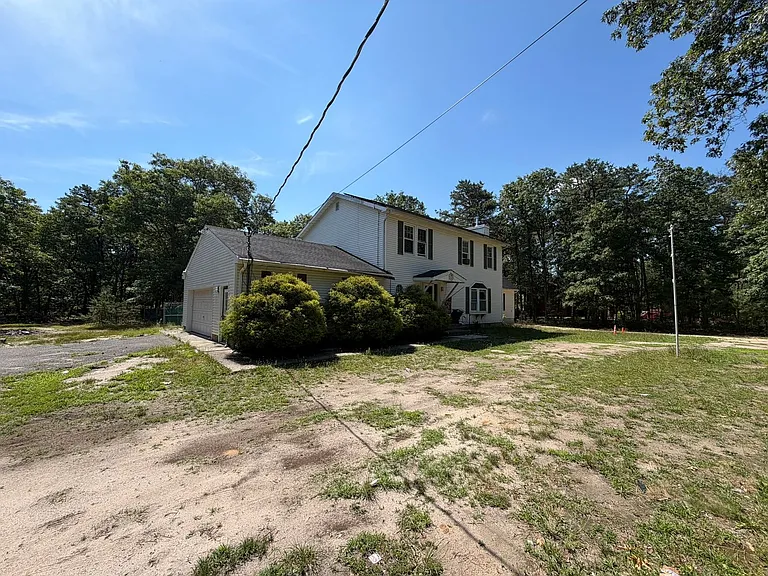 499 Basso St — Photo 1