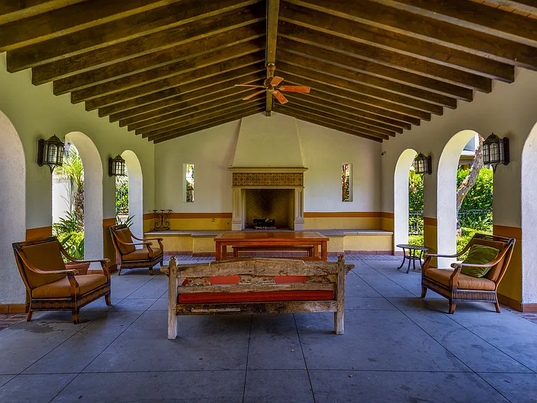 526 S Melrose St — Photo 18
