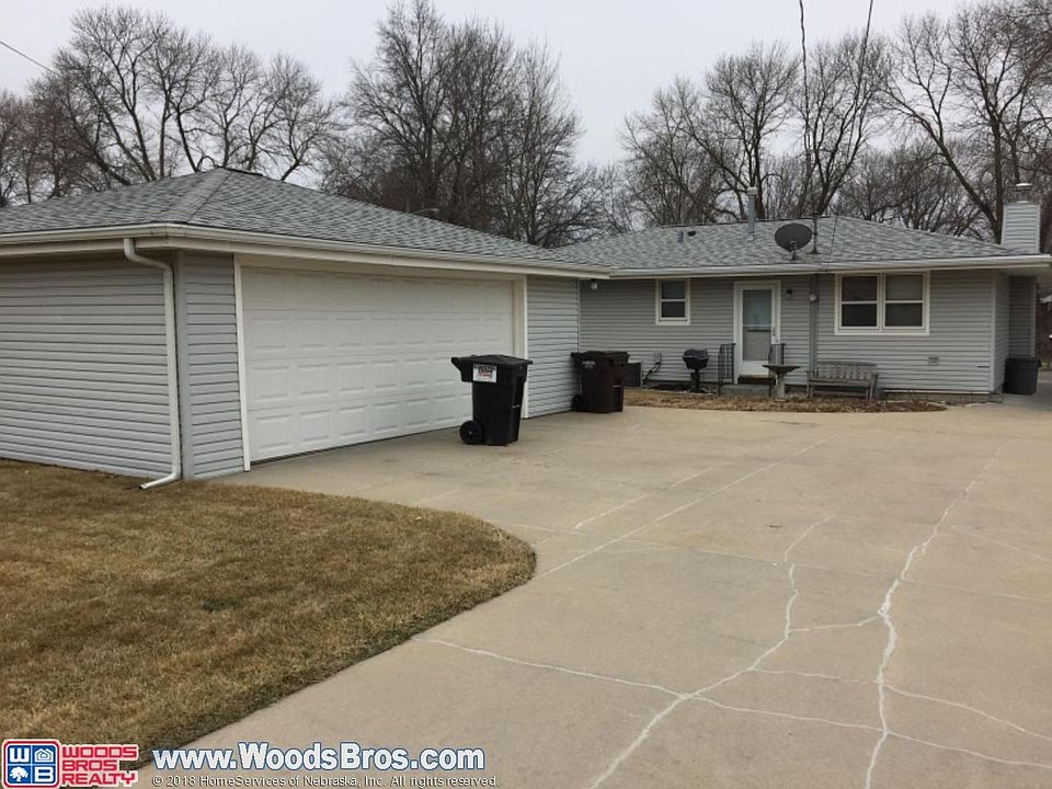 2nd image of 1606 David Dr