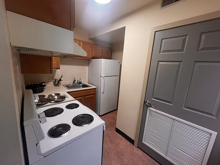 Greystone Apartments — Photo 8