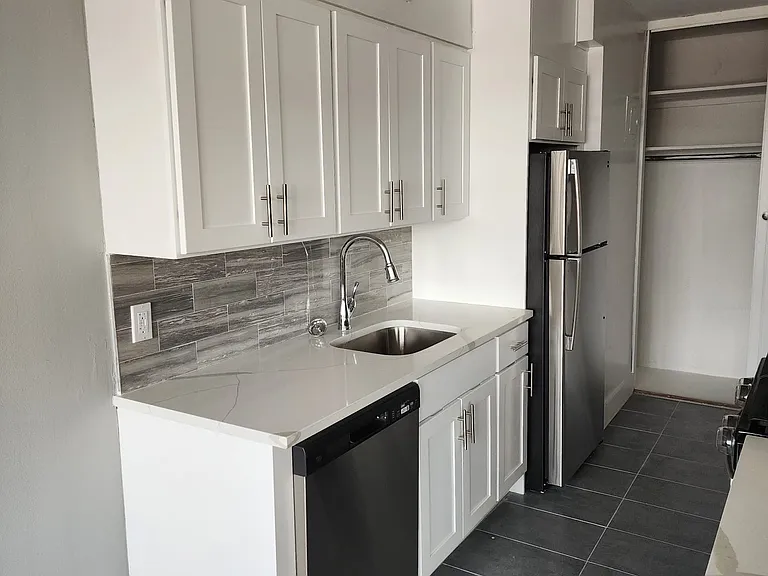 67-00 192nd St #609 — Photo 5