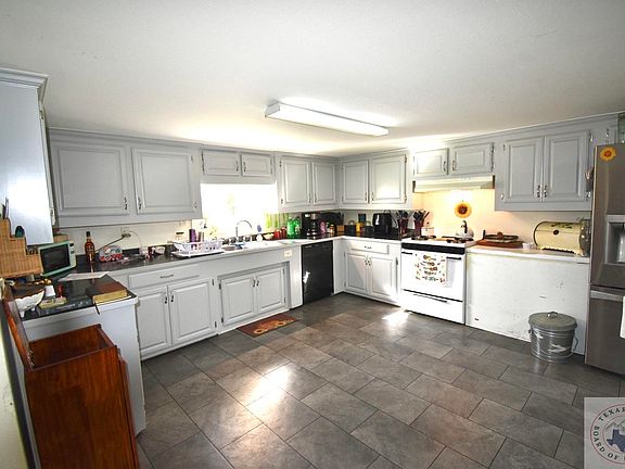 2nd image of 106 Redwater Blvd W