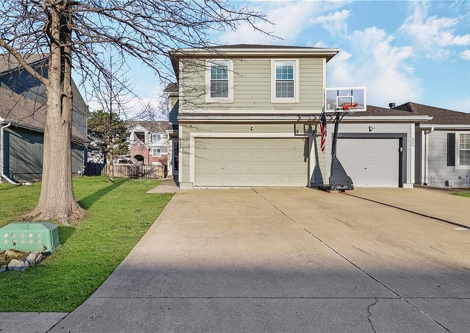 1st image of 627 NE Swann Cir