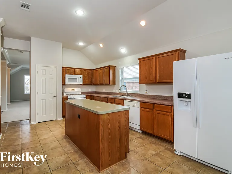 424 Stampede Ct — Photo 8