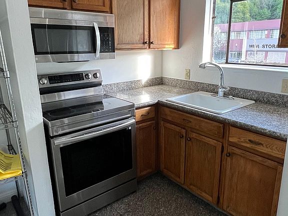 5th image of 249 Red Hill Ave #A