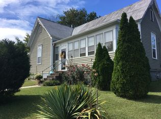 302 S Main St, Burkesville, KY 42717