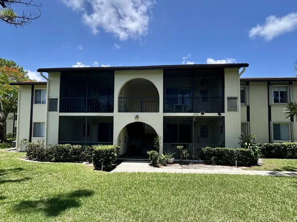 5800 Whispering Pine B2 Way #B-2, Greenacres, FL 33463